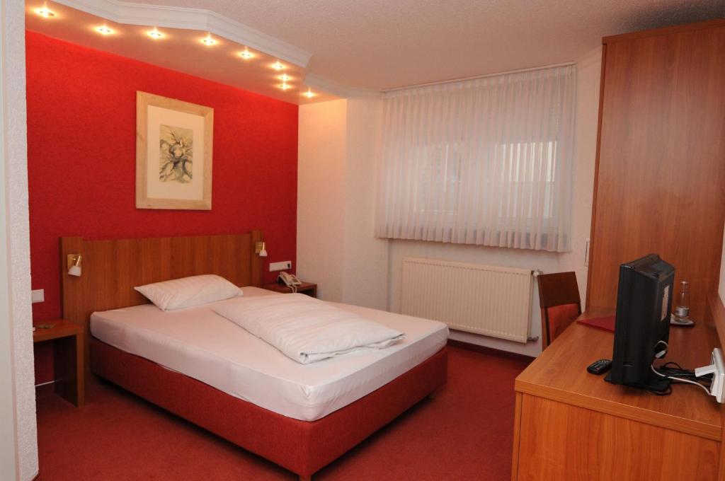 Hotel Zur Krone Wuppertal Room photo
